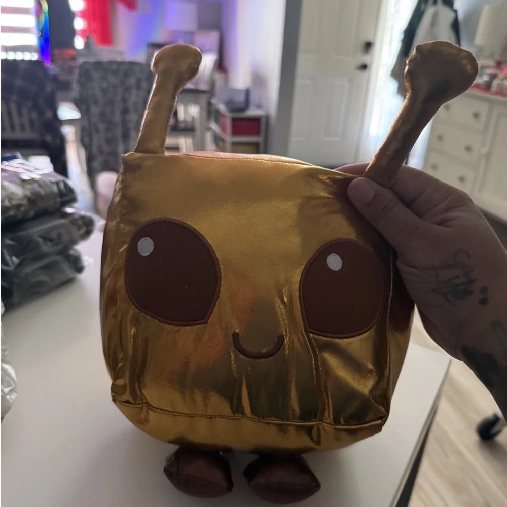 Gold Alien Plush Toy pet sim no code